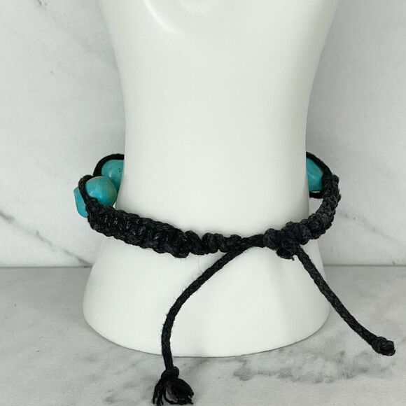 Faux Turquoise Skull Beaded Adjustable Bracelet - Picture 6 of 8
